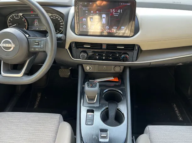 Car image 17