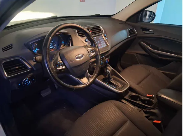Car image 11