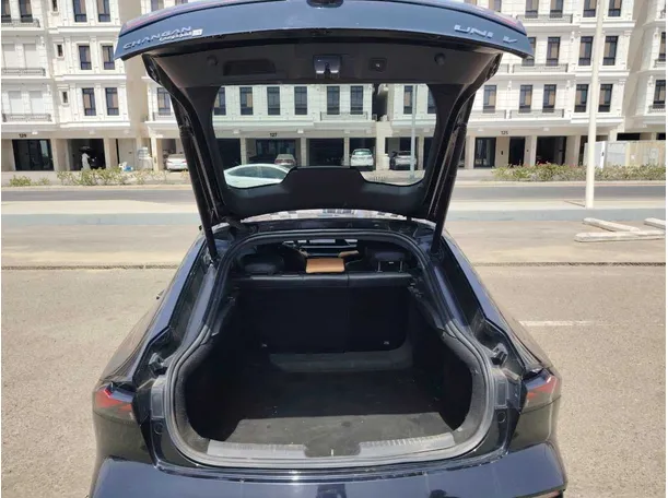 Car image 25