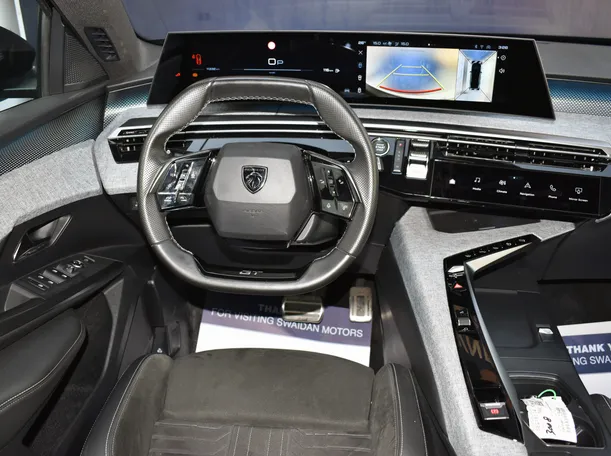 Car image 7