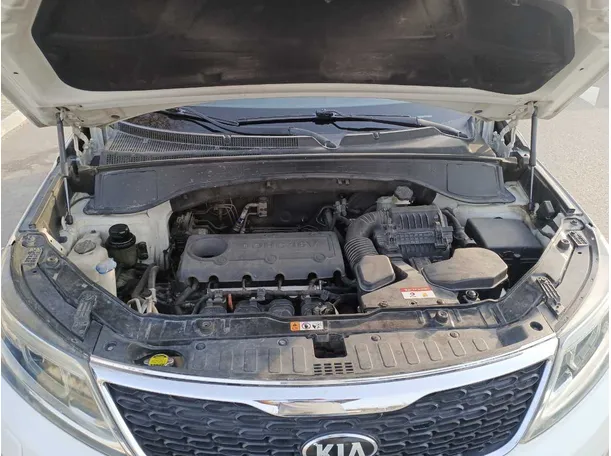 Car image 25
