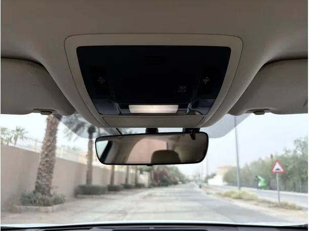 Car image 29
