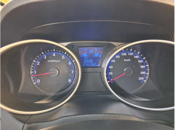 Car image 17