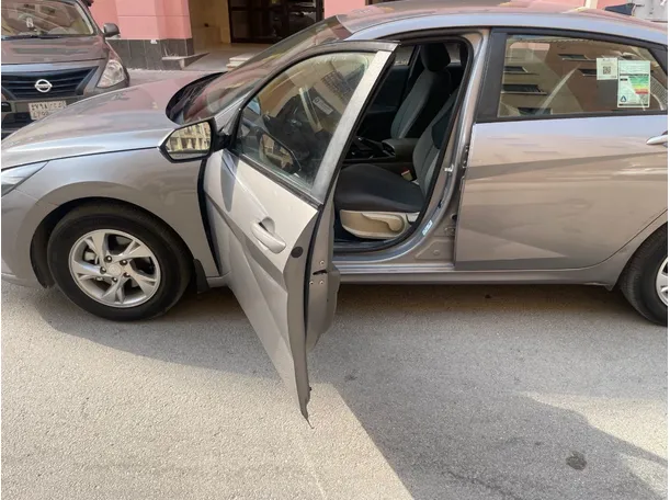 Car image 11