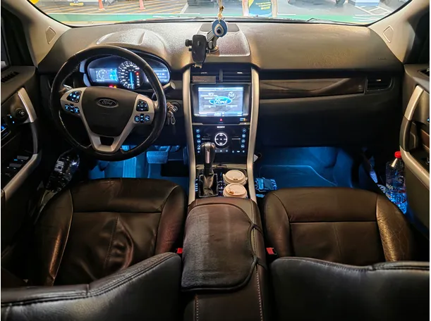 Car image 5