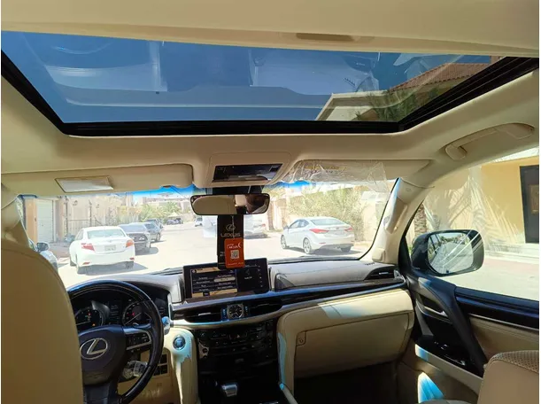 Car image 20