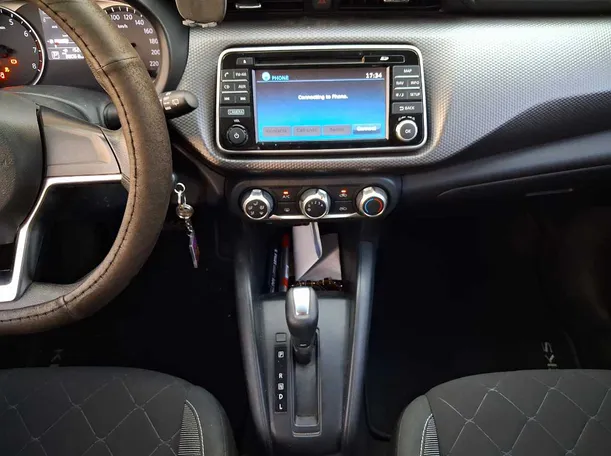 Car image 16