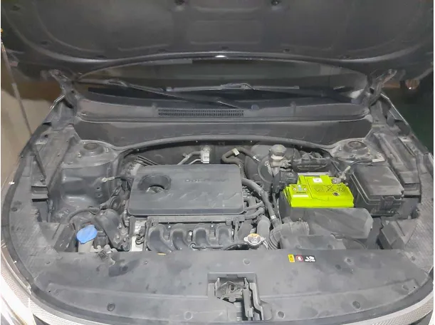 Car image 19
