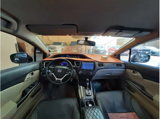 Car image 10