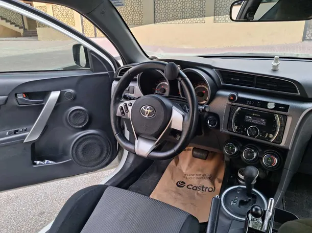 Car image 17