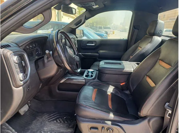 Car image 11