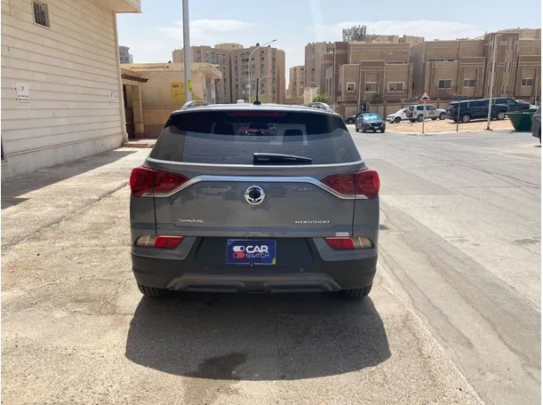Car image 6