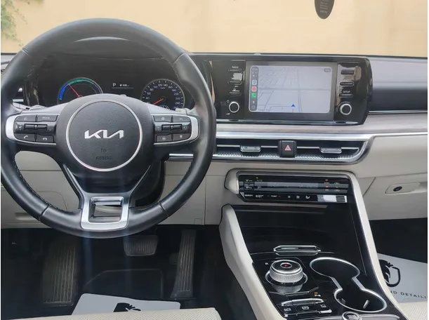 Car image 20
