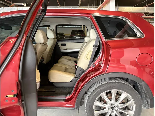 Car image 15