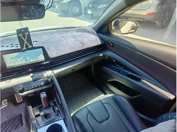 Car image 23