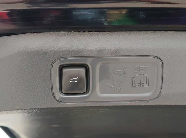 Car image 34