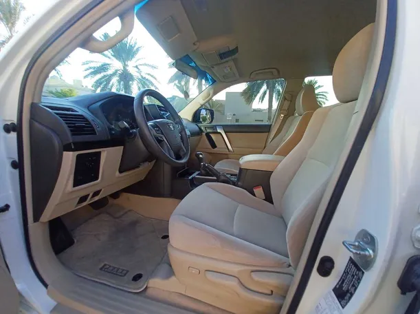 Car image 10