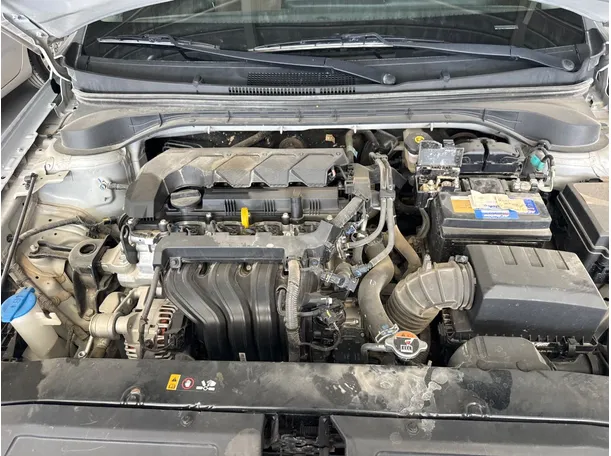 Car image 16