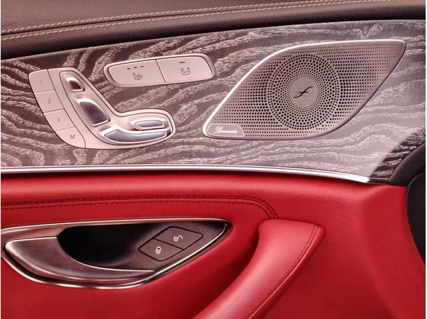 Car image 32