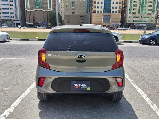 Car image 6