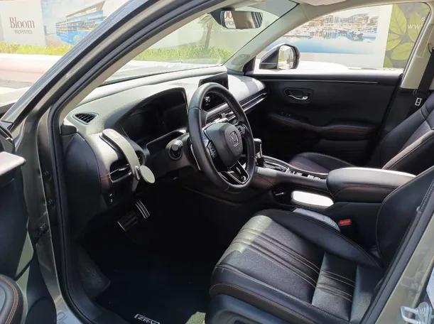 Car image 11