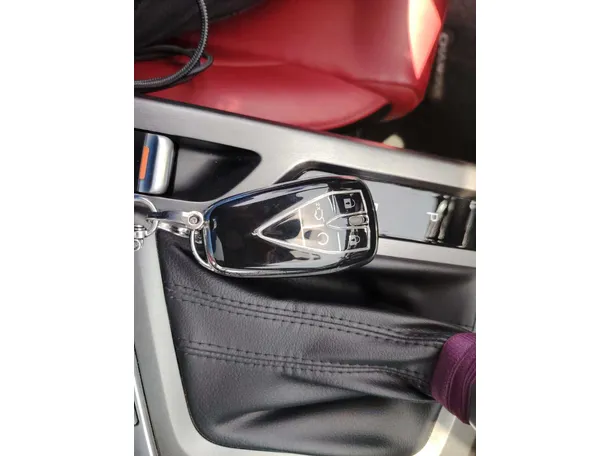 Car image 32