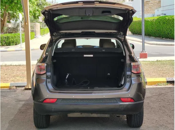 Car image 21
