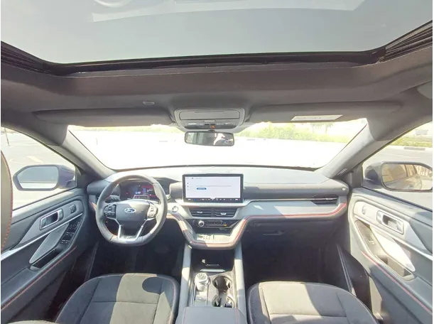 Car image 17