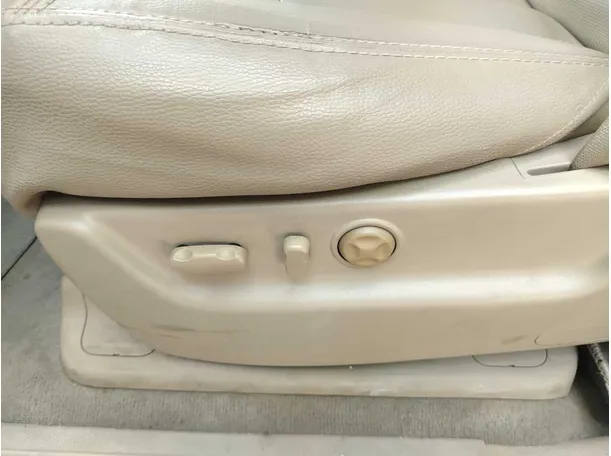Car image 38