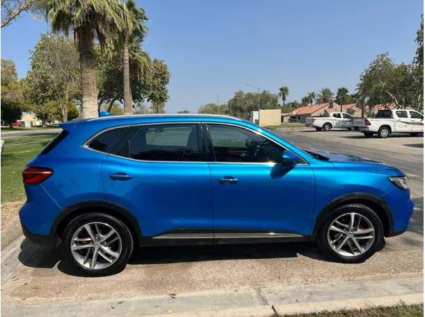 Car image 5