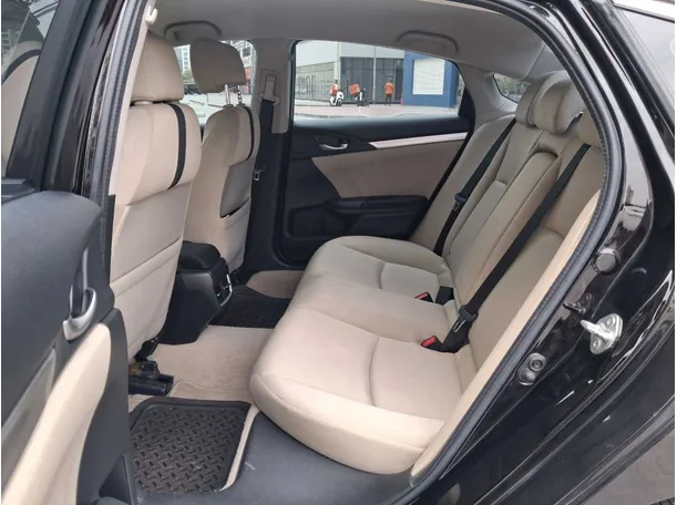 Car image 13