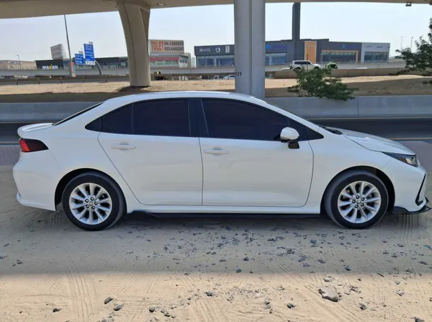 Car image 8