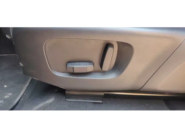 Car image 31