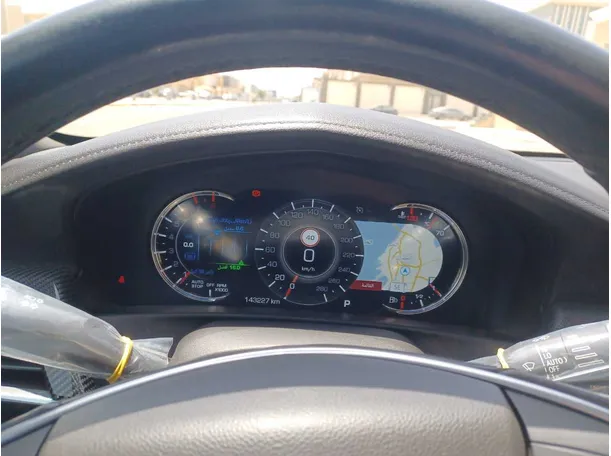 Car image 17