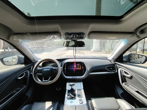 Car image 18