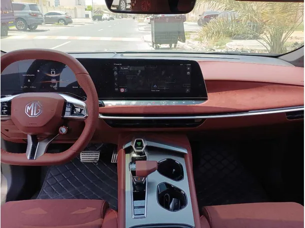 Car image 16