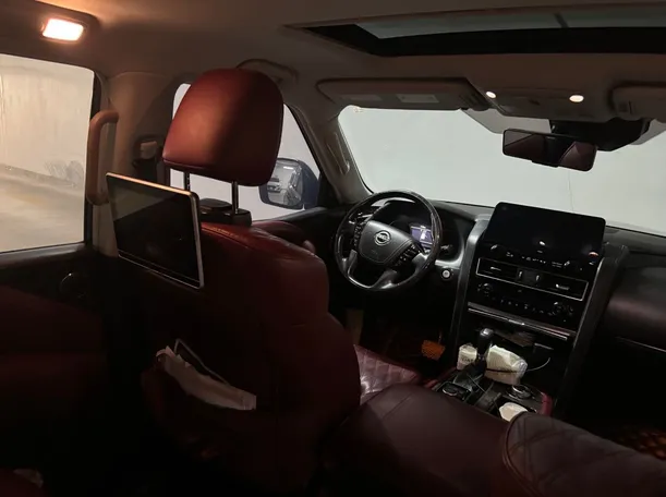 Car image 17