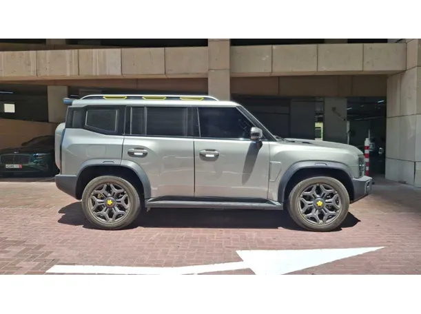Car image 8