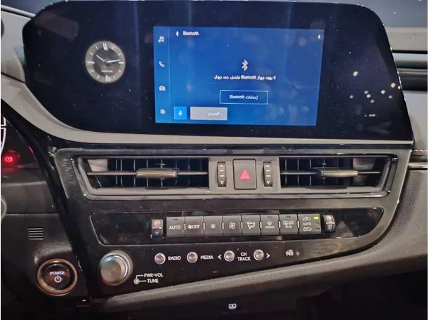 Car image 24