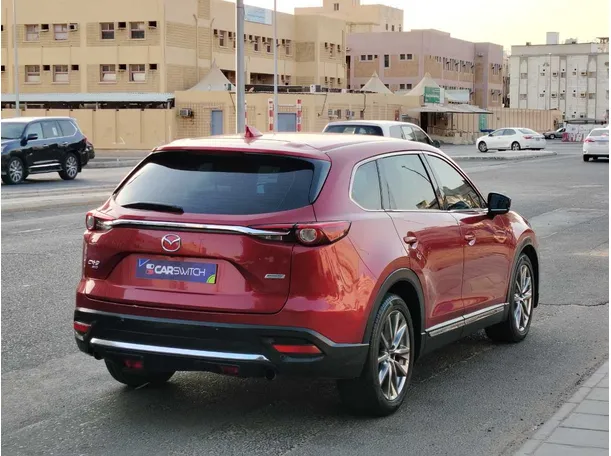 Car image 4