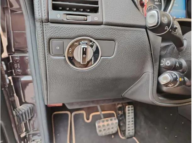Car image 40