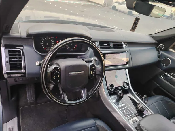 Car image 13
