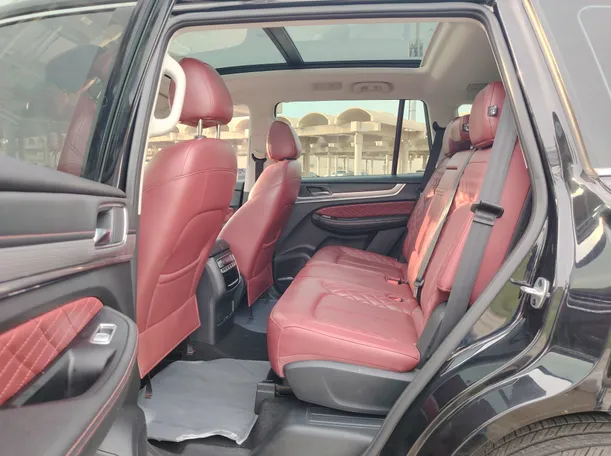Car image 16