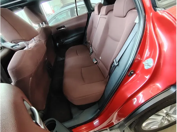 Car image 18