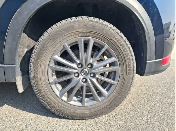 Car image 9