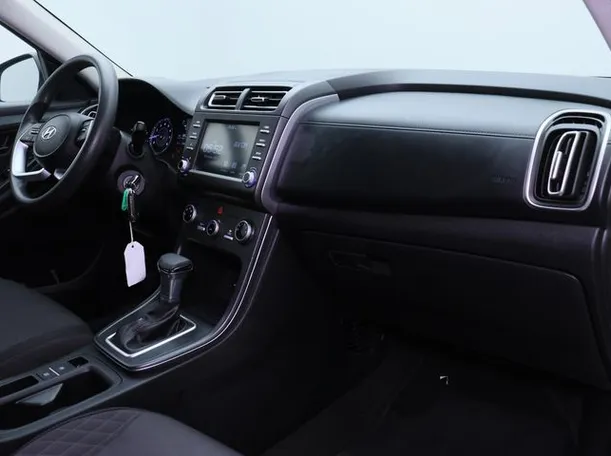 Car image 10