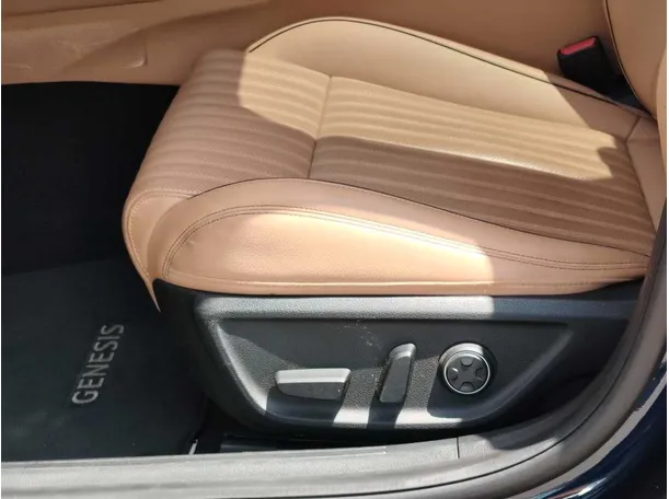 Car image 35