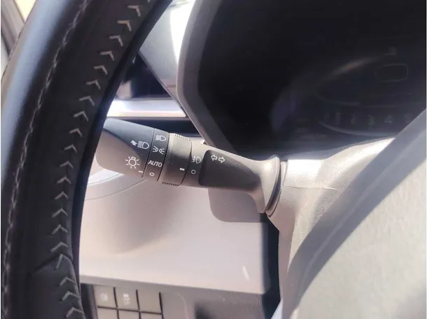 Car image 26