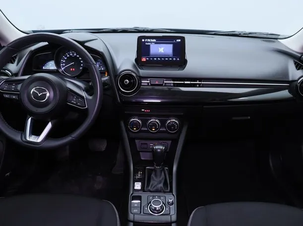 Car image 14