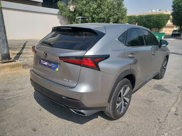 Car image 5